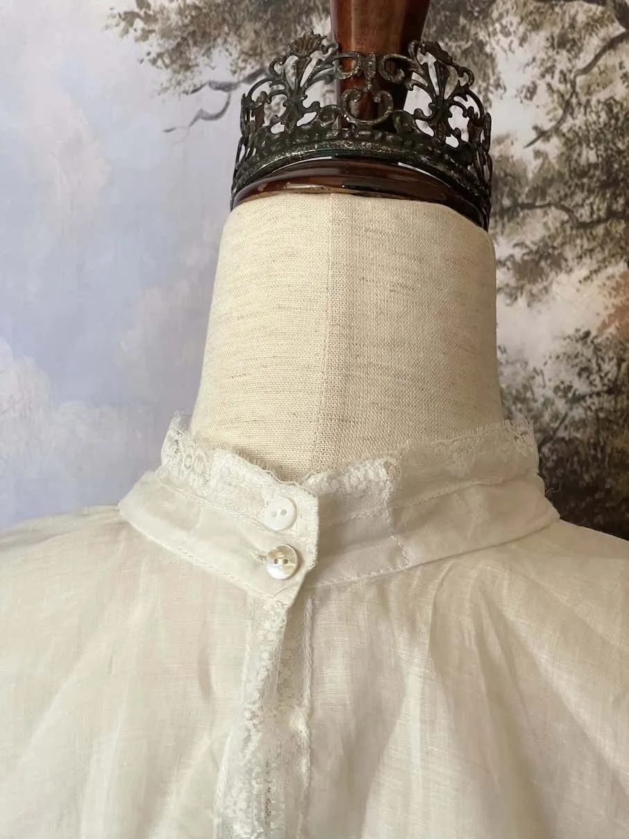 Edwardian Inspired Floral Embroidery Linen Capelet Collar in White